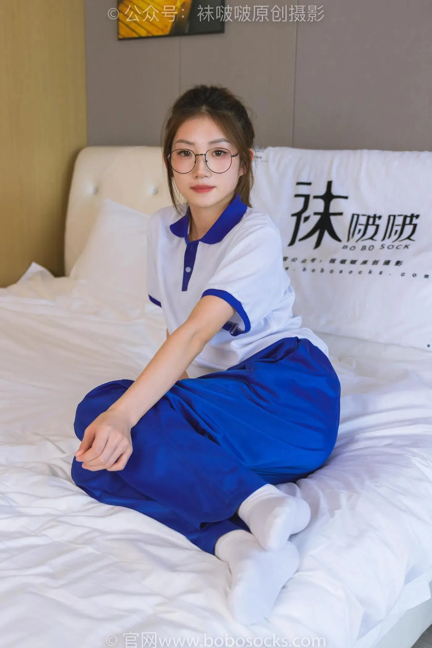 [BoBoSocks袜啵啵]NO.193 小沫-贝壳头板鞋、白棉袜、肉丝、校服裤里丝 [140P]插图1